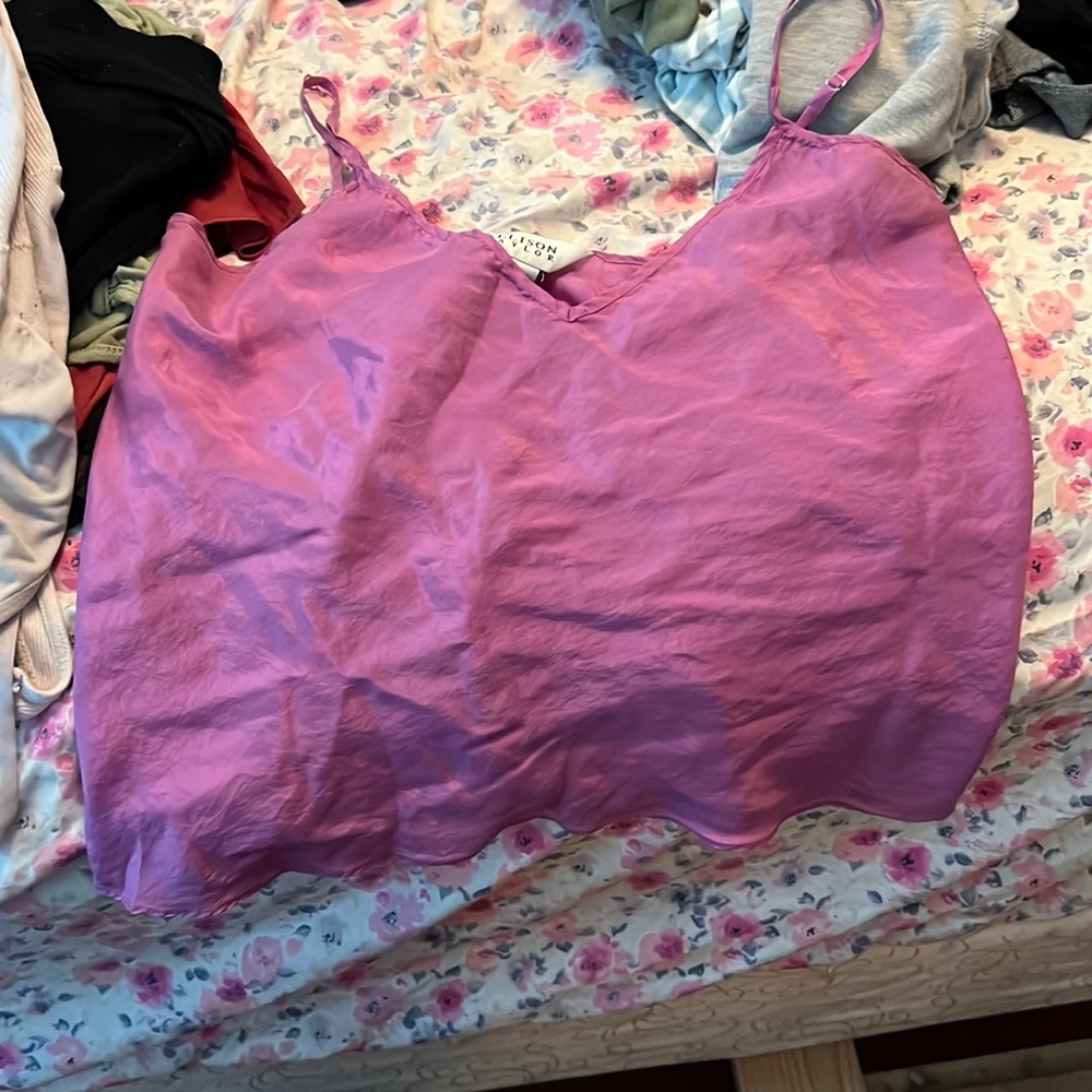 Short pink tank top